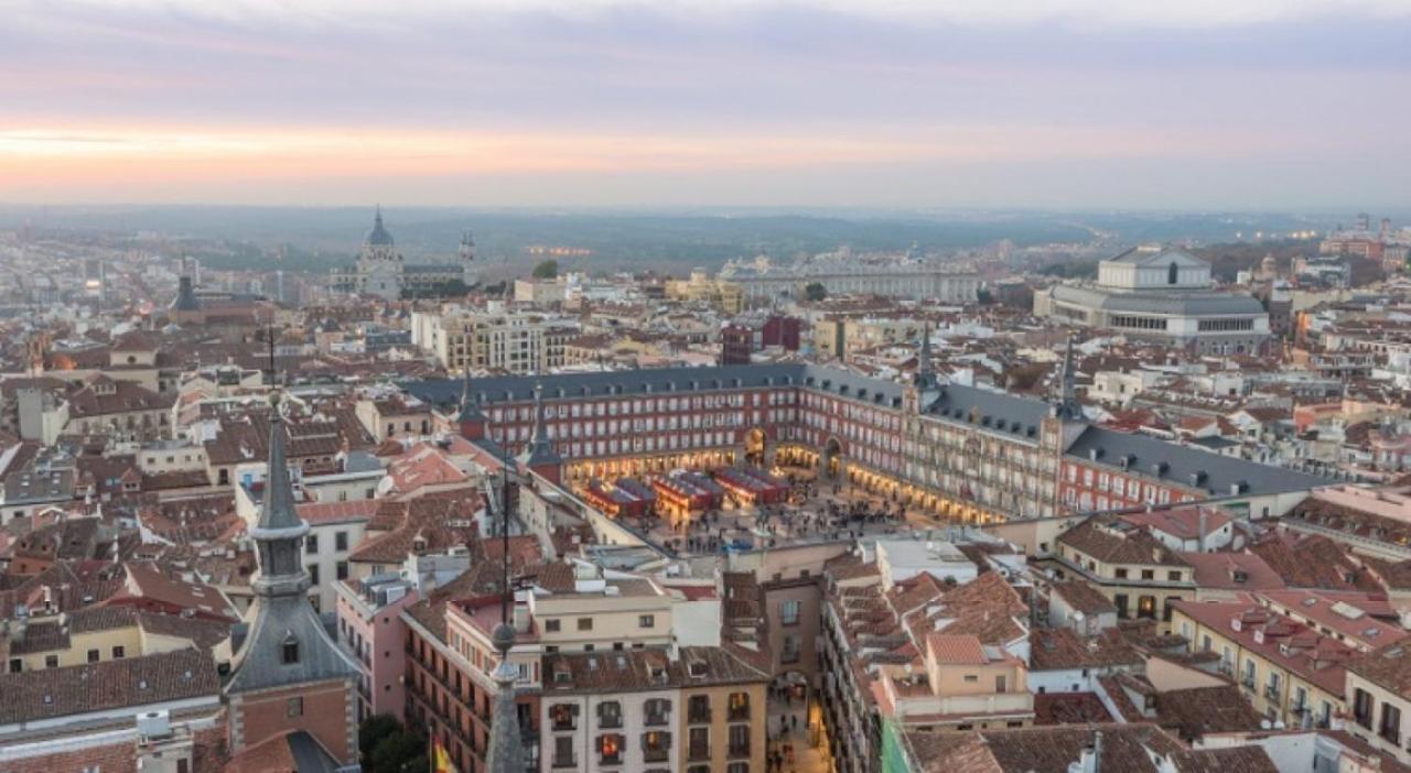 Apartamento Plaza Mayor Attic En Madrid Ngoại thất bức ảnh